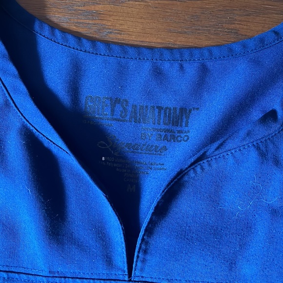 Greys anatomy scrub set - Picture 8 of 9